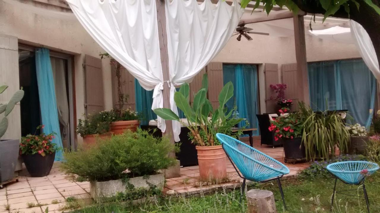 Bed and Breakfast La Bousquatiere Piolenc Exterior foto