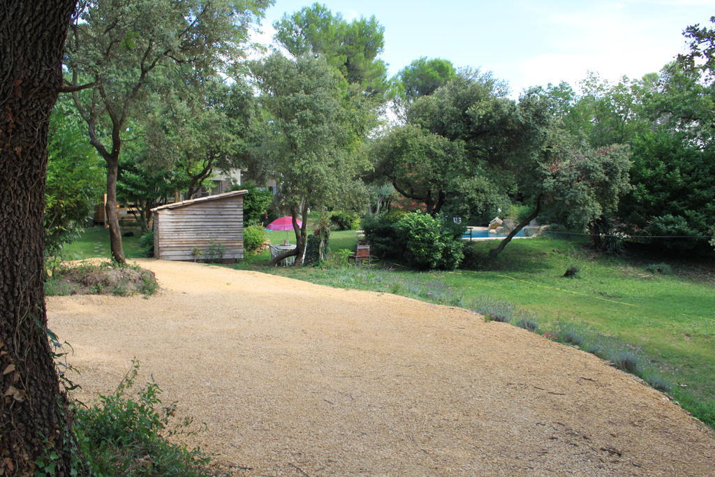Bed and Breakfast La Bousquatiere Piolenc Exterior foto