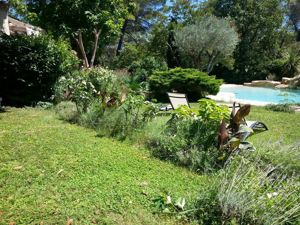 Bed and Breakfast La Bousquatiere Piolenc Exterior foto